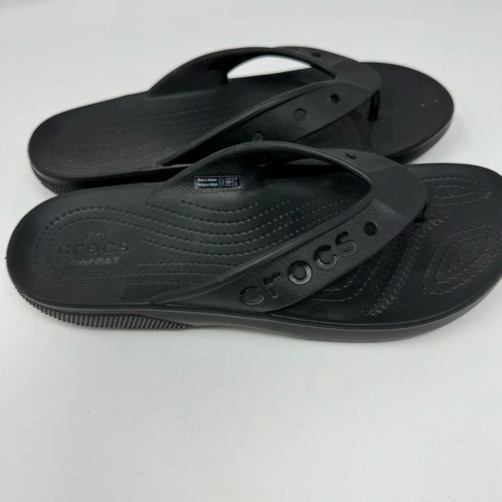 CROCS Black Sporty Sandals Mens‎ 8 or Womens 10